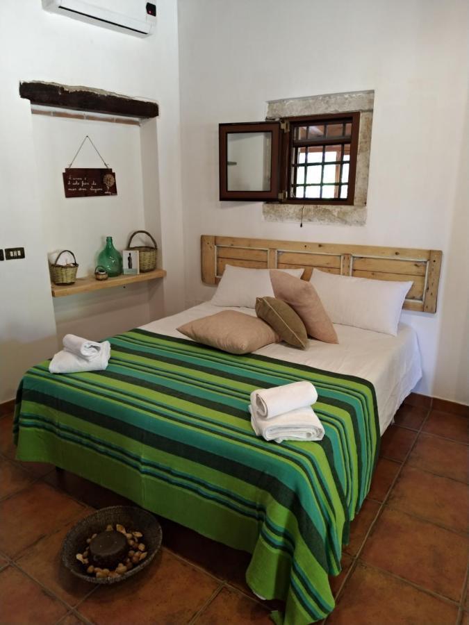 L'Aranceto Di Giorgia Bed & Breakfast Trani Bagian luar foto